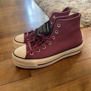 Suede burgundy platform converse
